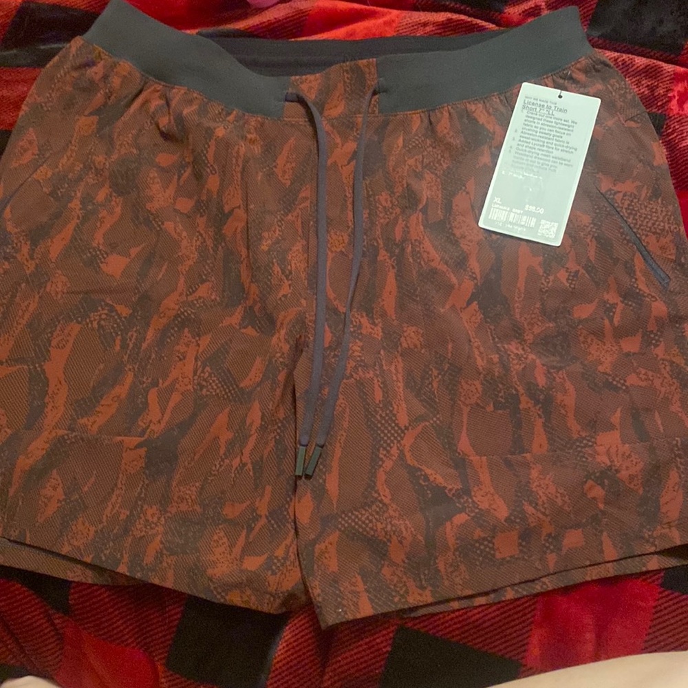 Lululemon License to Train Short 7”